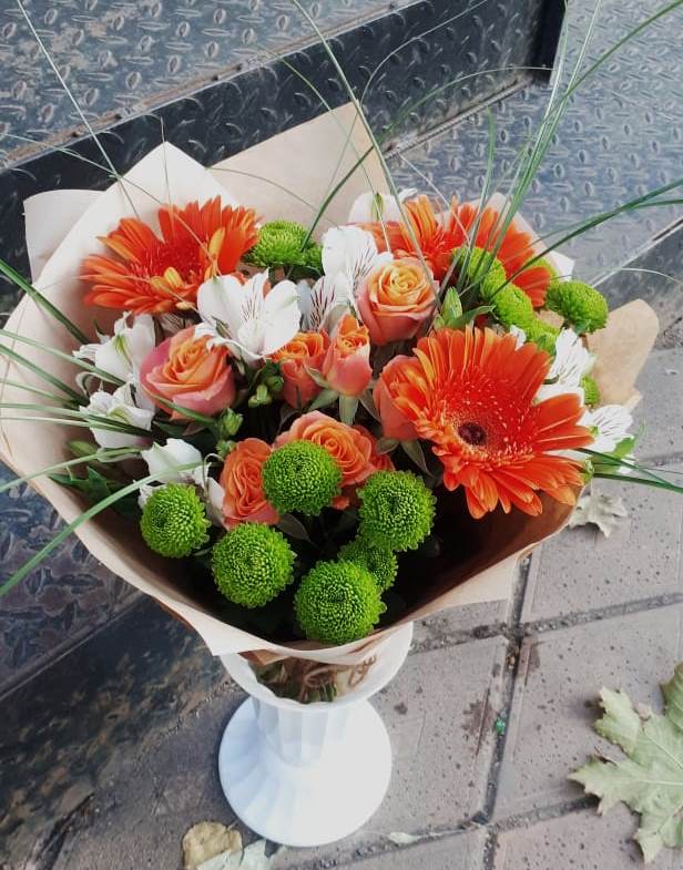 Букет цветов из: Герберы, Хризантемы, Альстромерии и Розы в Новодеревянковской