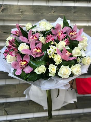 Букет цветов из: Розы и Хризантемы в Новодеревянковской