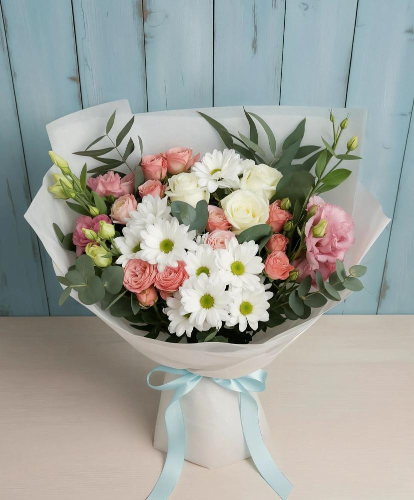 Букет цветов из: Розы, Лизиантусы и Хризантемы в Новодеревянковской