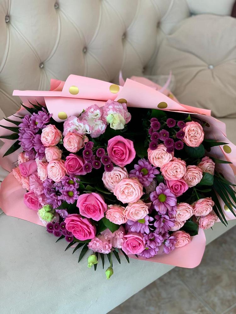 Букет цветов из: Хризантемы, Розы и Лизиантусы в Новодеревянковской