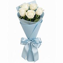 Букет 5 Белых роз Проуд в Новодеревянковской