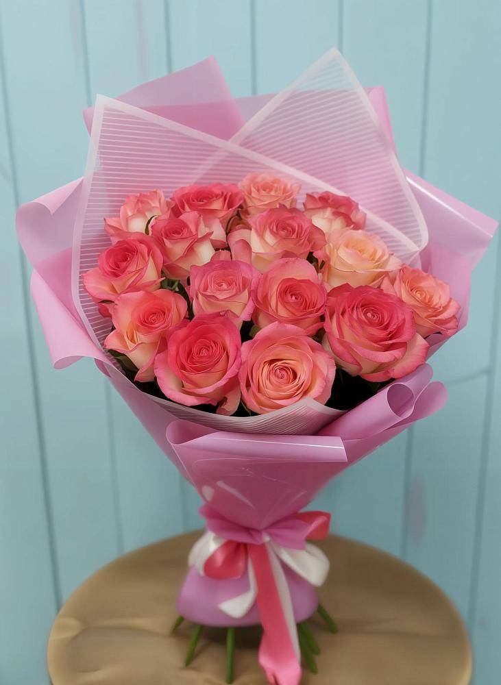 Букет 15 Розовых роз Равель в Новодеревянковской