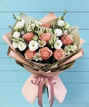 Букет цветов из:  Розы, Альстромерии и Лизиантусы в Новодеревянковской