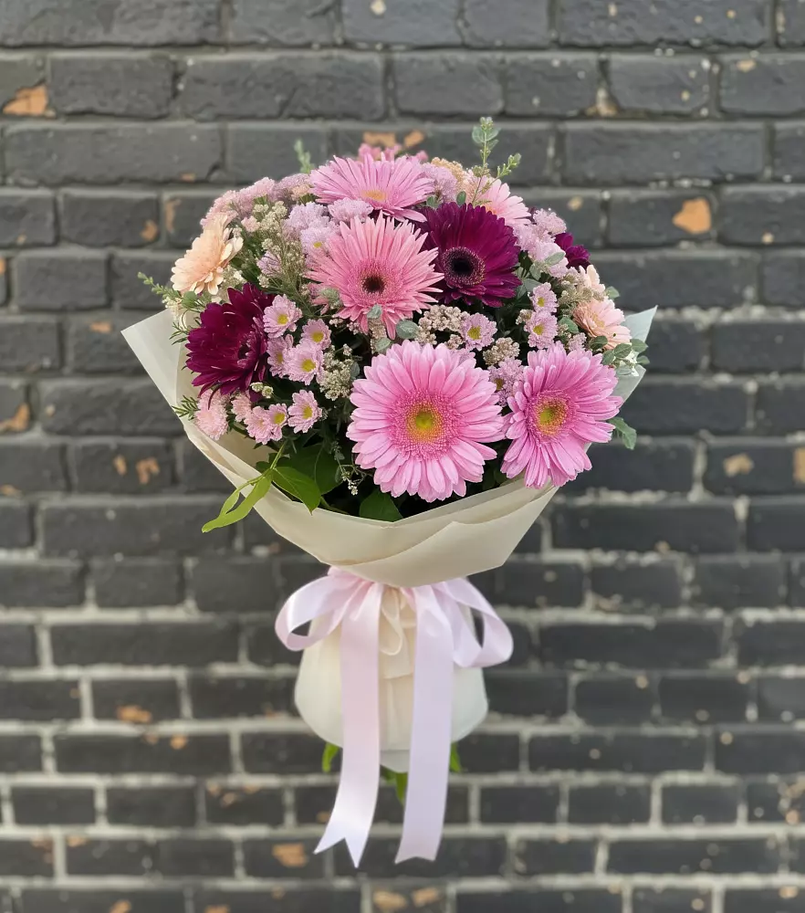 Букет цветов из: Герберы и Хризантемы в Новодеревянковской