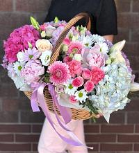 Цветочная композиция из Розы, Хризантемы, Пионы и Лизиантусы в корзине #REPLACE_PRED# Новодеревянковской