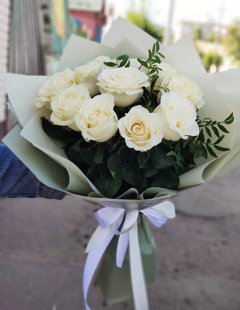 Букет Белые розы Проуд в Новодеревянковской