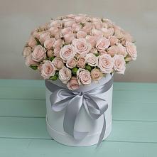 Цветочная композиция из Розы в шляпной коробке в Новодеревянковской