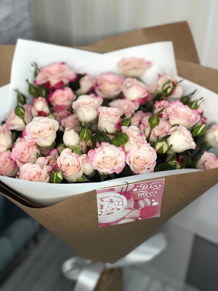 Букет цветов из: Розы в Новодеревянковской