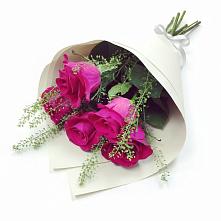 Букет цветов из:  Розы в Новодеревянковской