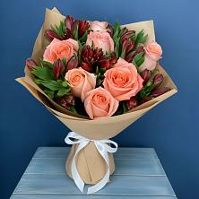 Букет цветов из:  Розы и Альстромерии в Новодеревянковской