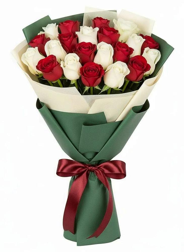 Букет Микс из красных и белых роз в Новодеревянковской