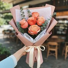 Букет цветов из:  Розы в Новодеревянковской