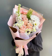Букет цветов из:  Хризантемы и Розы в Новодеревянковской
