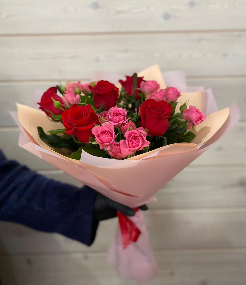 Букет цветов из: Розы в Новодеревянковской