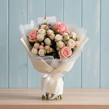 Букет цветов из:  Розы в Новодеревянковской