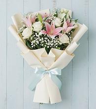 Букет цветов из:  Лилии в Новодеревянковской