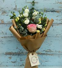 Букет цветов из:  Розы и Лизиантусы в Новодеревянковской